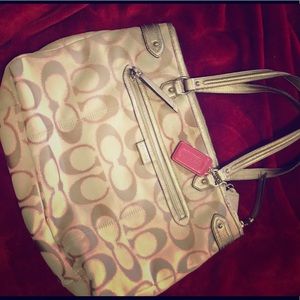 Coach Signature Poppy Series Tote